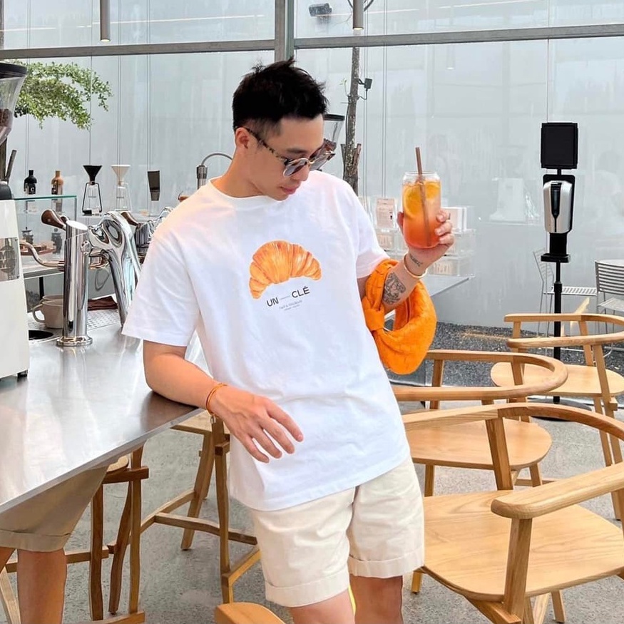 Áo phông ngắn tay họa tiết 2 màu UNCLÉ Croissant