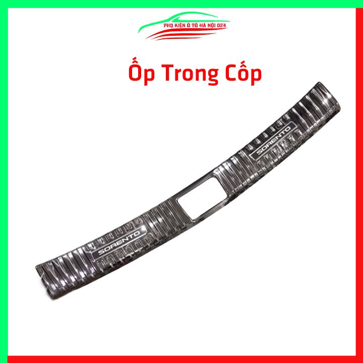 Ốp chống trầy cốp Sorento 2020-2022 thép không gỉ vân Titan chống trầy bảo vệ xe