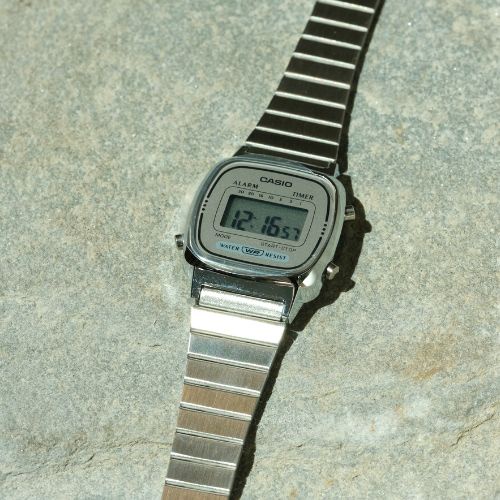Đồng hồ nữ Casio LA670WA-7DF dây kim loại bill Hàn