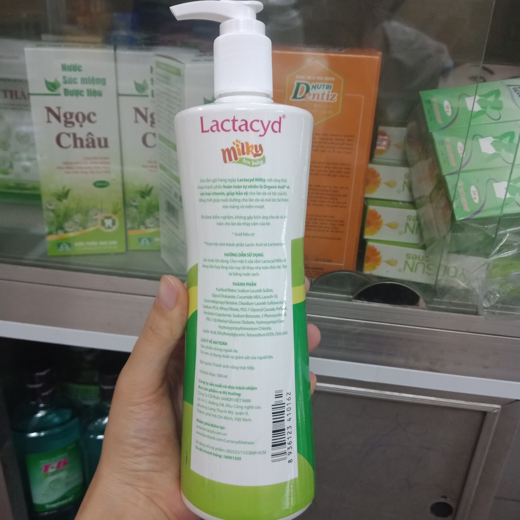 Sữa tắm trẻ em Lactacyd Milky 500ML