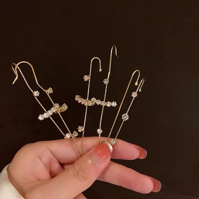 bông tai đính đá kẹp vành tai,thiết kế phong cách hàn quốc sang chảnh