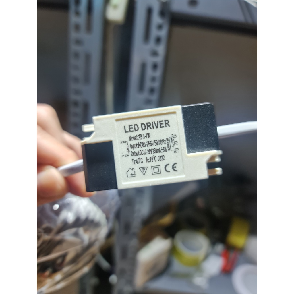 Đèn led âm trần hàng đẹp 7w 3 màu chấn lưu tenta , phi 90 , tiết kiệm điện, đế đúc nhôm tản nhiệt