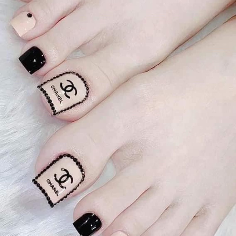 Nailbox thiết kế , móng chân giả tặng keo và dũa