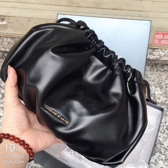 Túi Cnk dáng rút dây, chất da siêu mềm, Fullbox hãng ( có video và ảnh thật)
