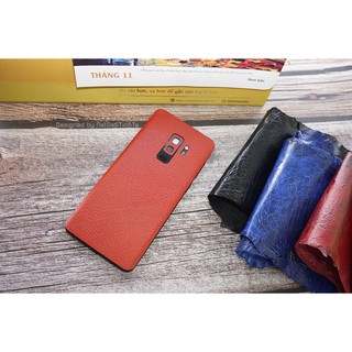 Miếng dán da skin Samsung S9 - Da Vân hạt nhỏ màu đỏ