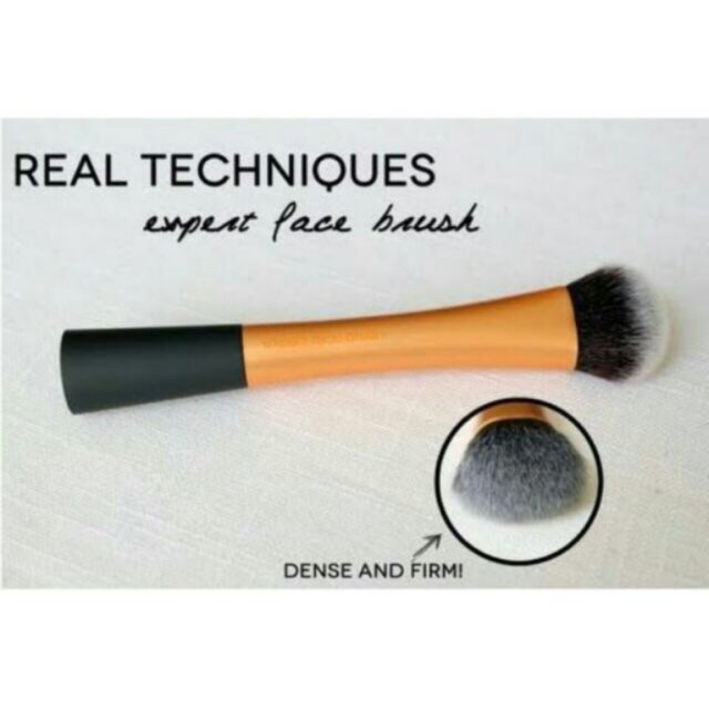 Cọ nền Real Techniques Expert gace Brush