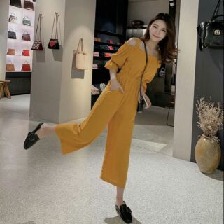 Jumpsuit vàng trễ vai, jumsuit ống rộng dáng dài, jumpsuit dáng suông màu vàng, jumpsuit nữ thời trang