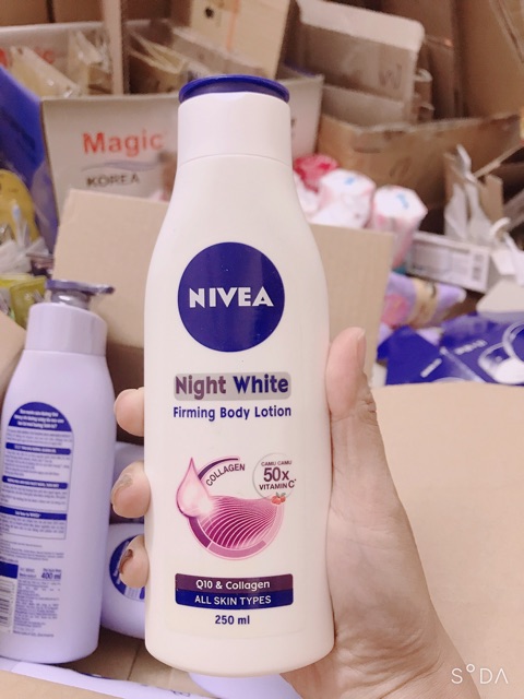 Sữa dưỡng thể trắng da Nivea Night White 250ml