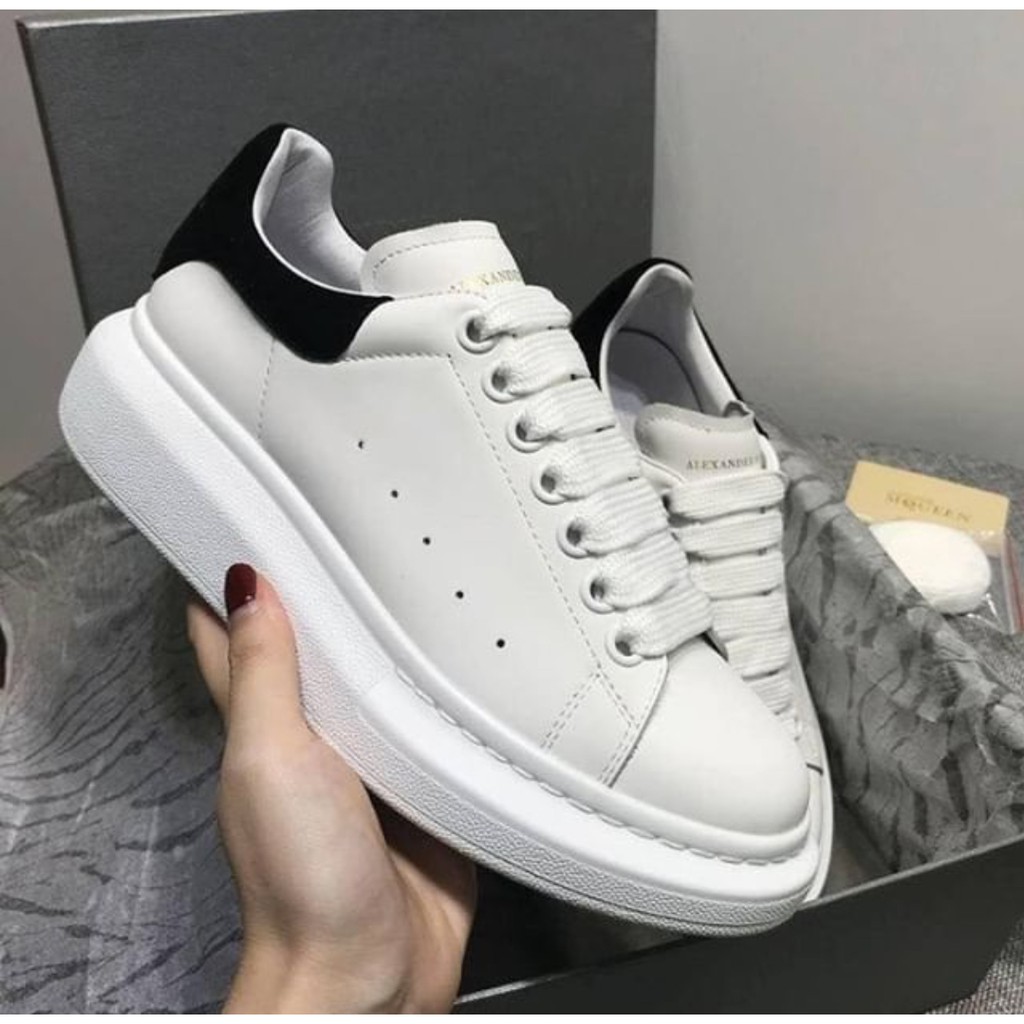 Nhập mã HAIHO5K Giày thể thao mcqueen trắng gót đen nhung nam nữ đế độn 5 cm tăng chiều cao