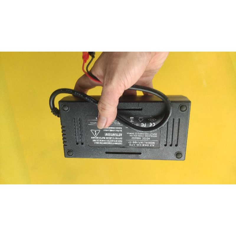 Sạc 12V 15AH Chuyên Sạc Bình Lithium và Bình Ắc Quy 12V