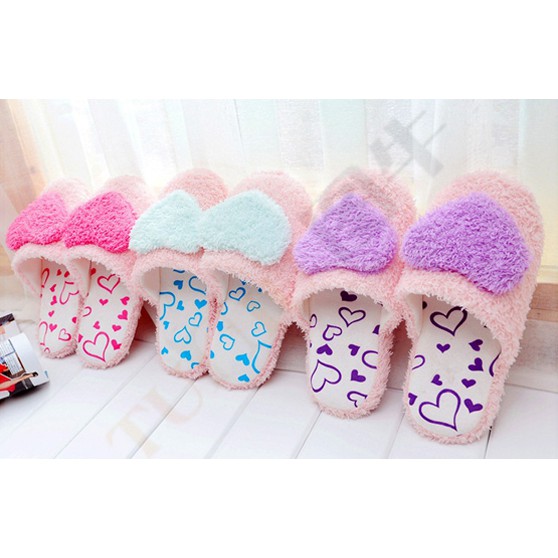 Dép Bông Hình Trái Tim Đi Trong Nhà
