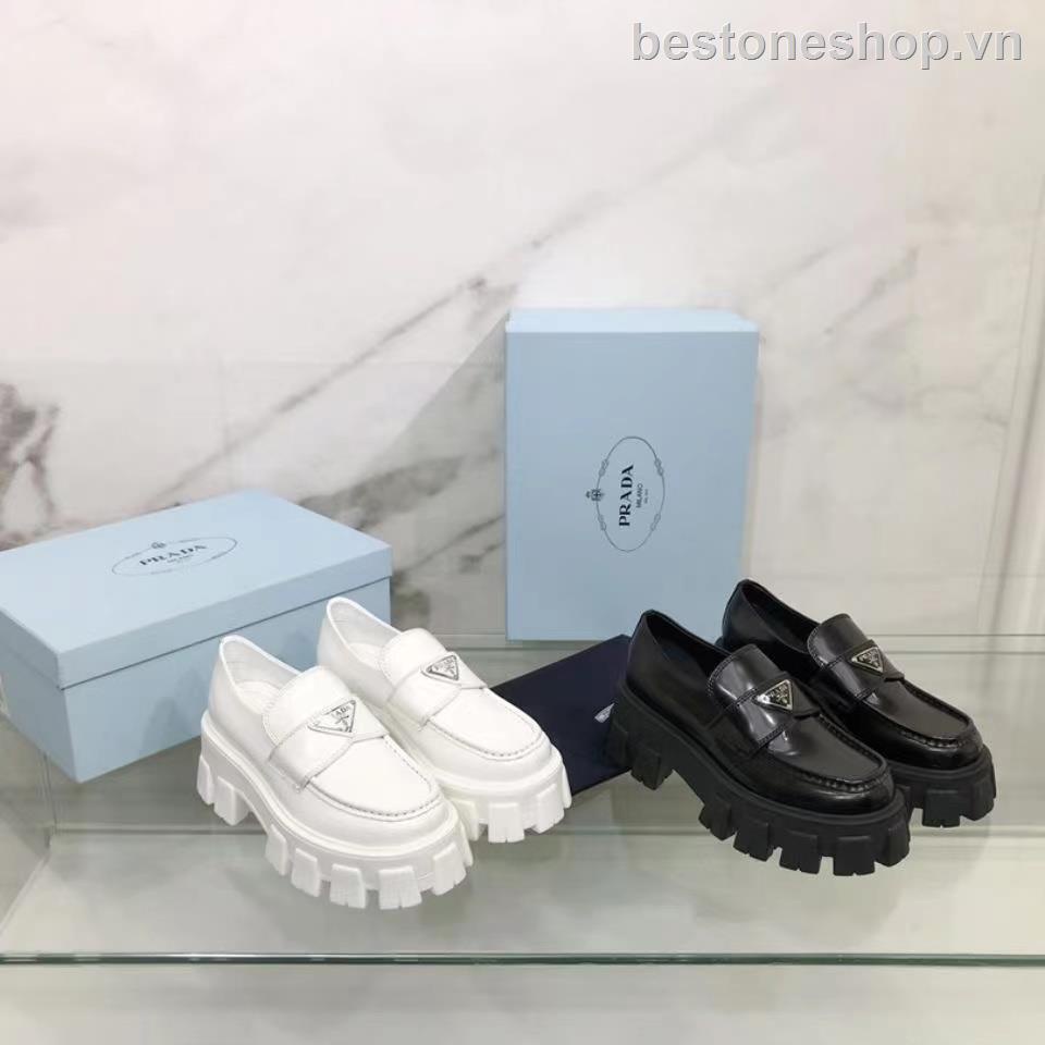 Prada Giày Lười Da Đế Bằng In Logo Tam Giác Thời Trang Cá Tính 22Fw