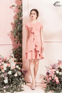 Váy xoè viền bèo ngực