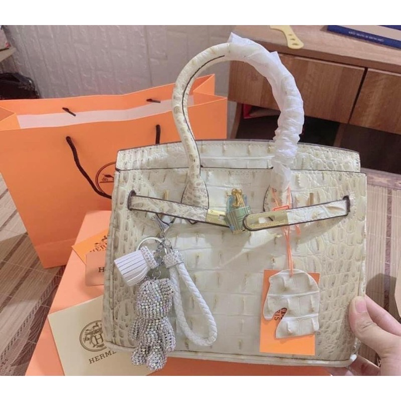 Phụ kiện gấu đá treo túi móc chìa khoá