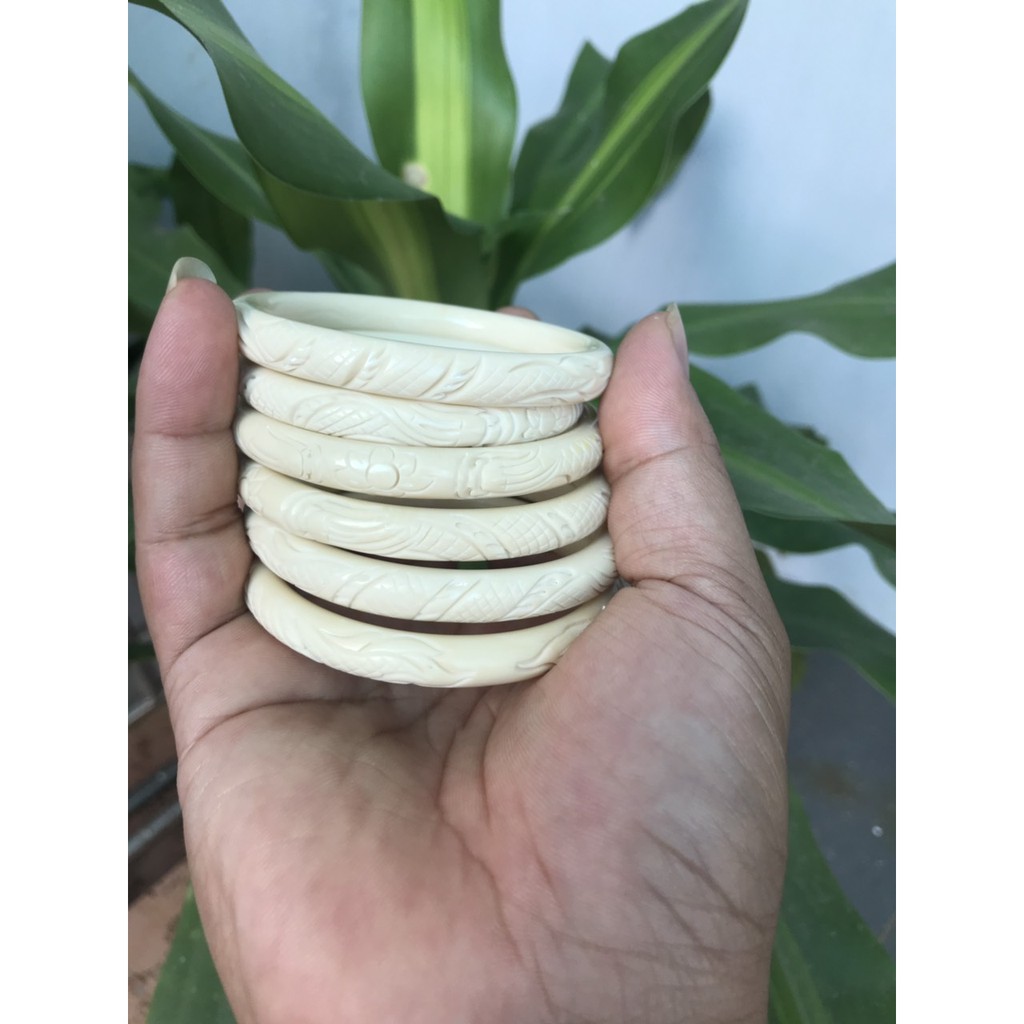 Vòng tay Xương Mỹ Nghệ chạm Rồng - Màu Ngà 10mm tròn - Nữ đeo