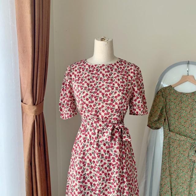 [XẢ LỖ MÙA DỊCH]  Pass váy đầm cam kết còn rất rất mới hoa nhí vintage