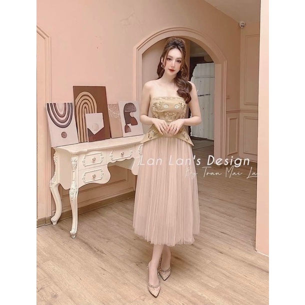 Set áo quây thô thêu hoa chân váy lưới dập ly