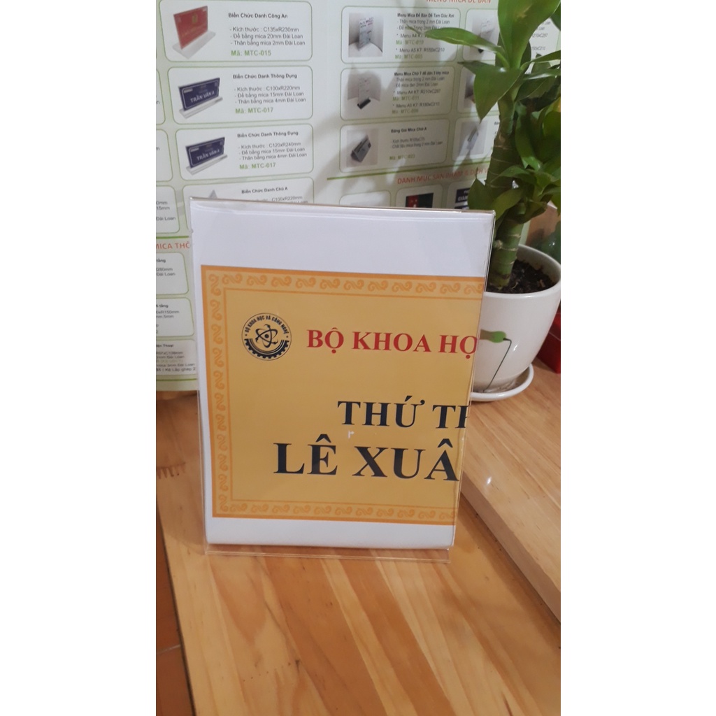 Menu mica chữ L mica 2mm cao cấp