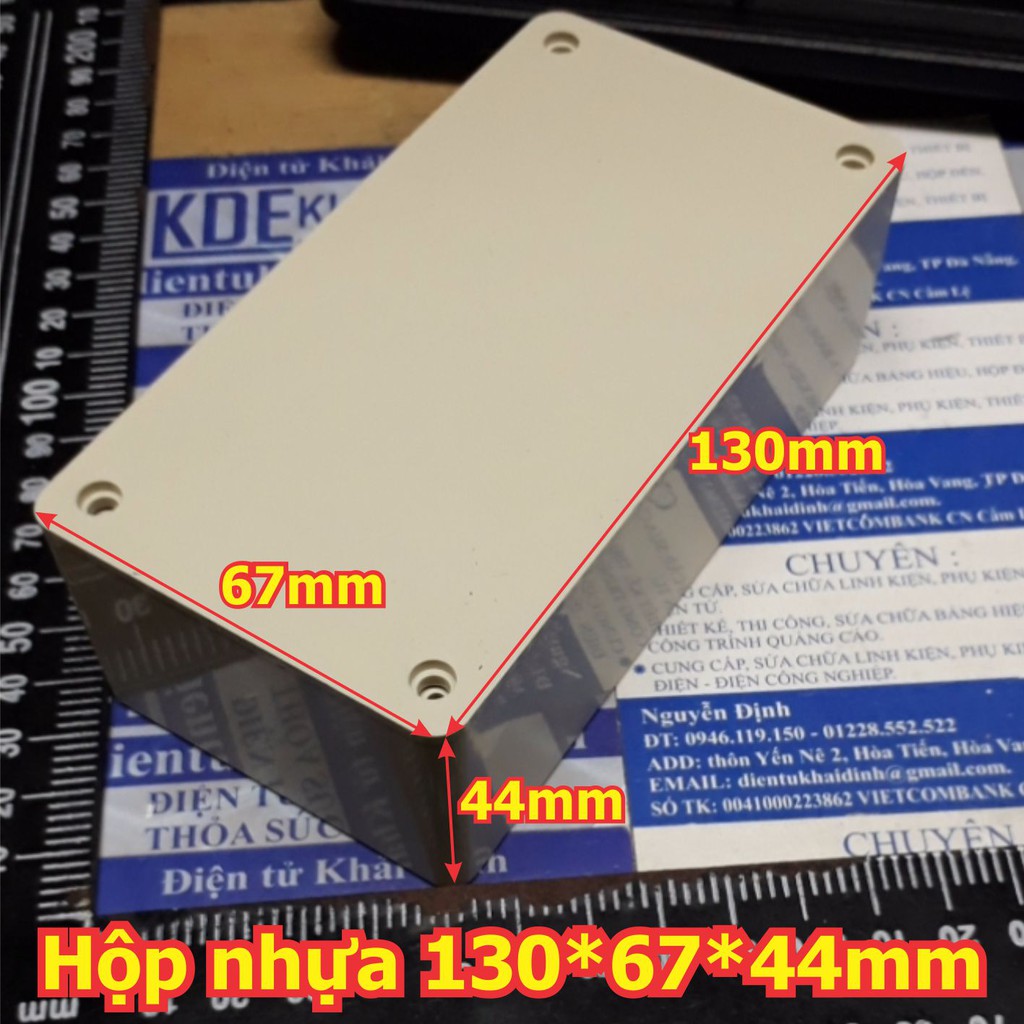 Hộp nhựa hộp mạch điện màu trắng 130*67*44mm, có vít kèm theo kde5444