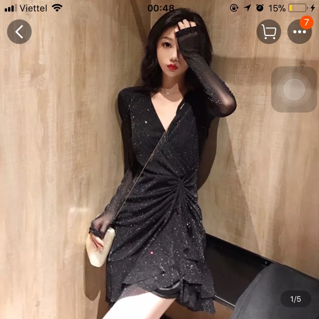 Váy nhũ đen, hồng