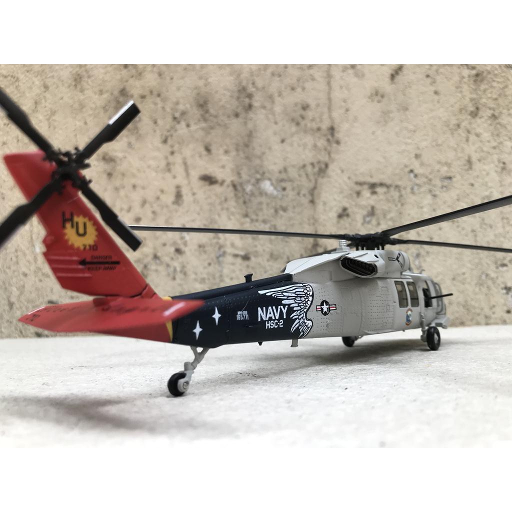 Mô hình máy bay Trực Thăng UH-60M Black Hawk NAVY 1:72