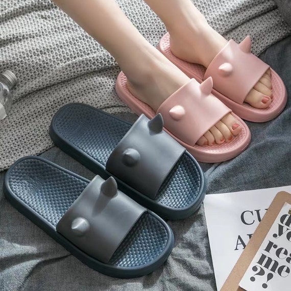 [HOT 2020] Dép nữ đế bằng 2cm Ulzzang sừng cute trend mẫu mới đẹp rửa nước mùa hè [LOẠI 1 ĐẾ DÀY + TẶNG TÚI ZIP] | BigBuy360 - bigbuy360.vn