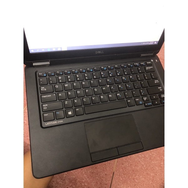 Laptop dell 7250 i5/ ram 4 gb màn hình 12.5 | BigBuy360 - bigbuy360.vn