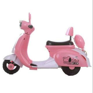 Xe máy điện vespa chạy điện