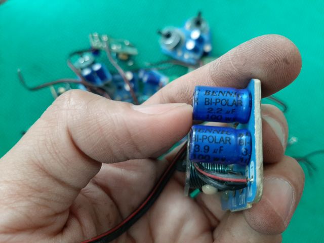 Cặp phân tần lọc chép mid Ken wood hàng rã loa xe hơi ra, sài tốt. Giá 2 cái