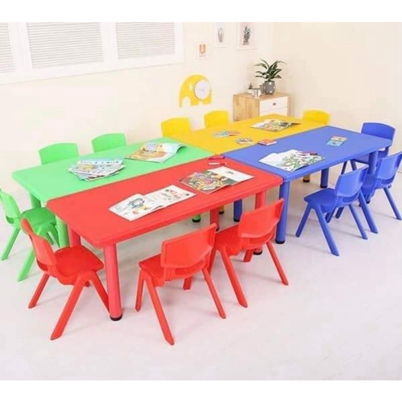 Bàn nhựa đúc mầm non giao siêu tốc SG