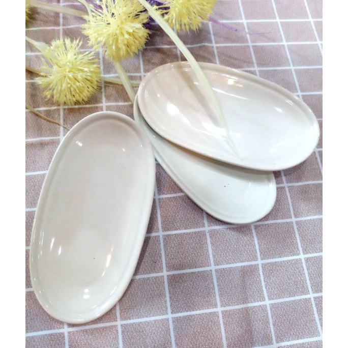 Đĩa sứ hình oval 20cm