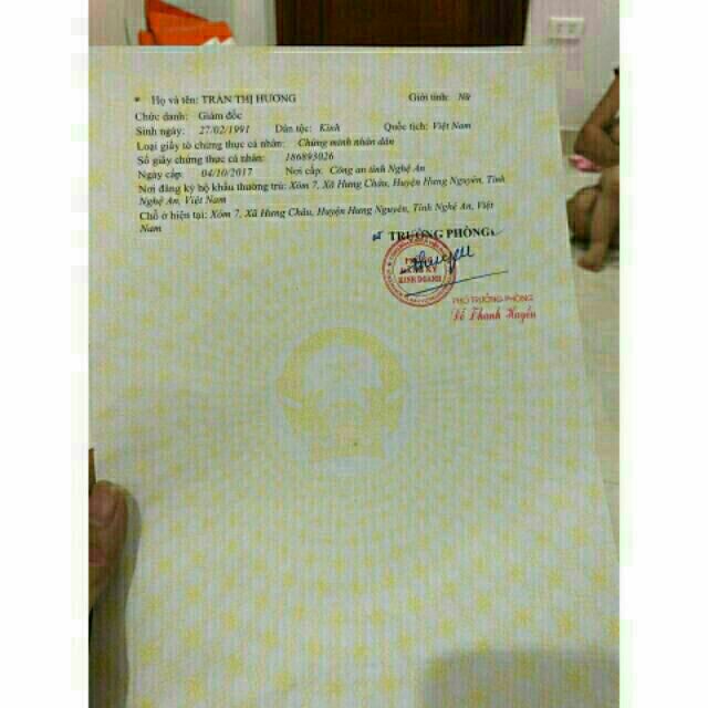 Mascara Maybeline vàng 7x, giúp mi dày, đen, không vón cục | BigBuy360 - bigbuy360.vn