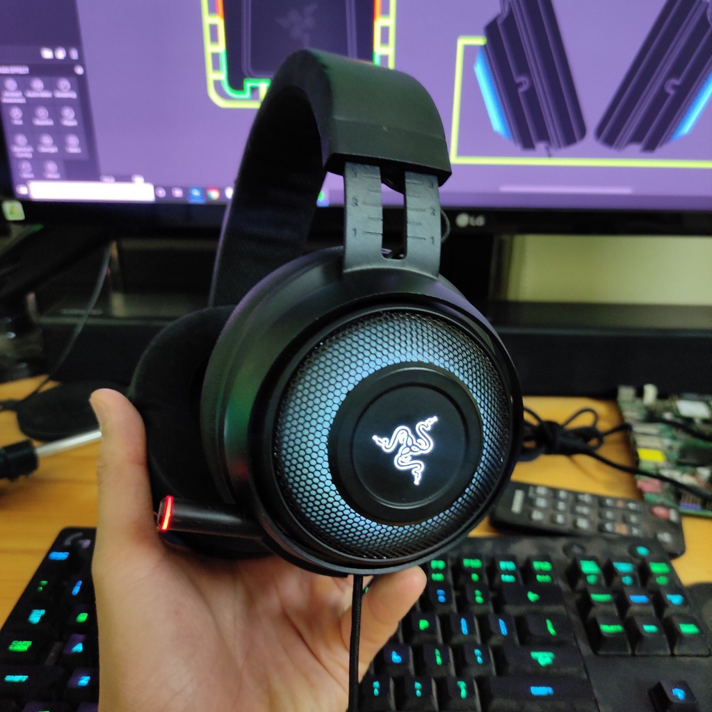 Tai nghe chơi game Razer Kraken Ultimate - Hàng chính hãng hỗ trợ âm thanh 7.1, có đèn led RGB đẹp hơn Logitech