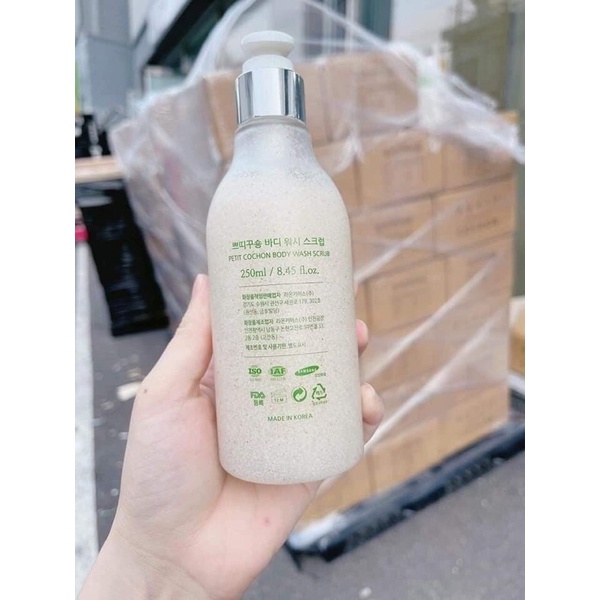 Sữa tắm tẩy tế bào chết muối biển Petit Cochon Body Wash Scrub