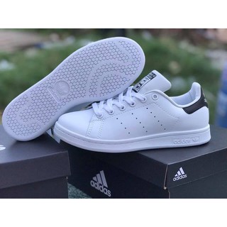 Giày Adidas