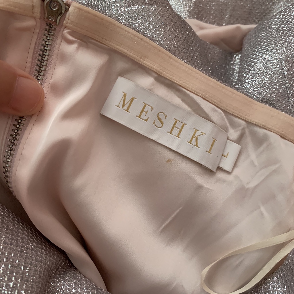 Đầm cúp ngực body hồng ánh kim MESHKI