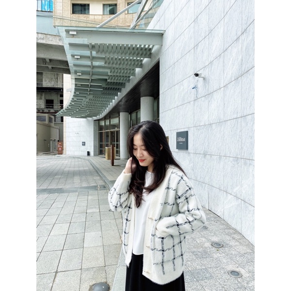 Áo cardigan lông thỏ hoạ tiết kẻ