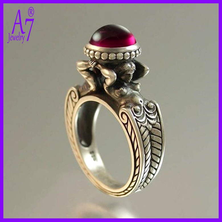 Nhẫn hình nàng tiên cá đính đá ruby độc đáo