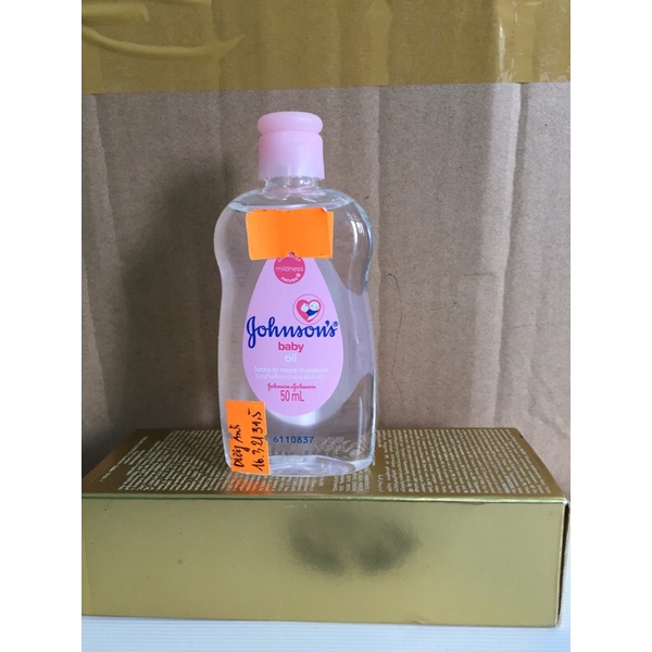 Dầu massage và dưỡng ẩm cho trẻ Johnson's Baby Oil 50ml