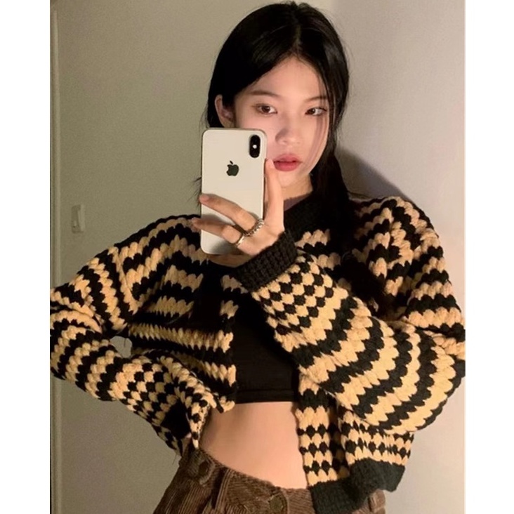 [Hana And Alice] Áo Cardigan Dệt Kim Tay Dài Lưng Cao Kẻ Sọc Thiết Kế Quyến Rũ Cá Tính