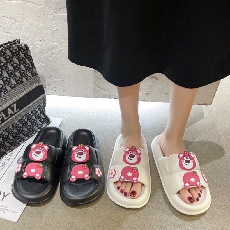 Dép bánh mỳ nữ quai ngang ô vuông đính sticker gấu hồng siêu cute mang êm chân mềm nhũn siêu bền - DL160