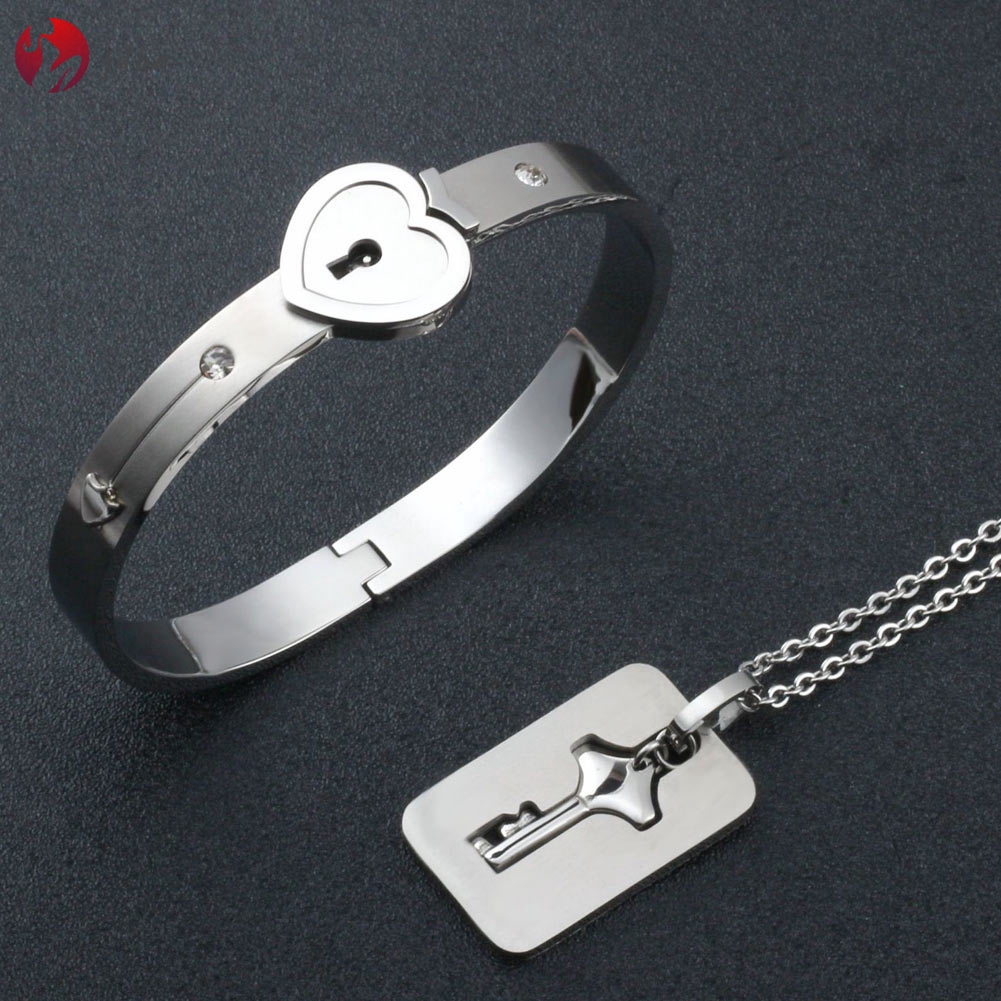 Bộ vòng tay và dây chuyền mặt chìa khóa độc đáo tượng trưng cho tình yêu vĩnh cửu độc đáo