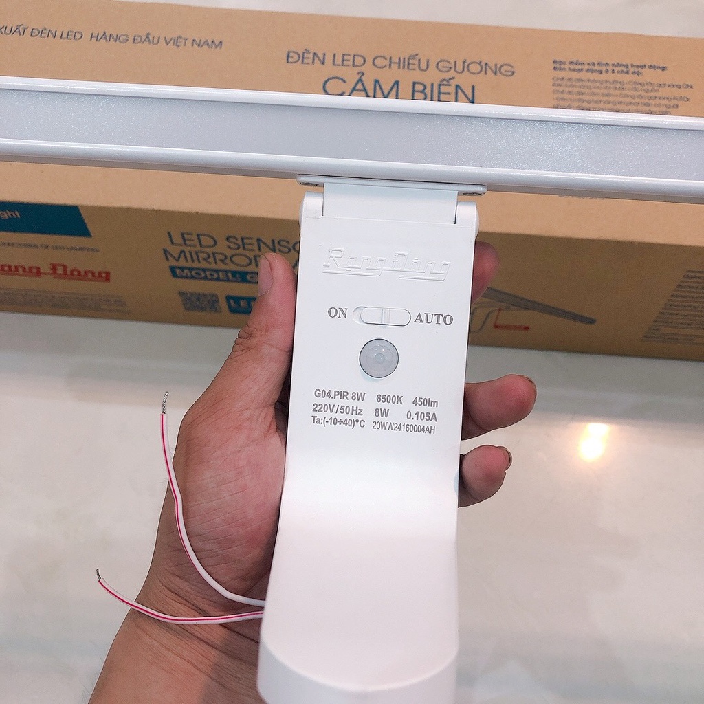 Đèn Led Chiếu Gương cảm biến Rạng Đông, thích hợp gắn bàn trang điểm, soi tranh hoặc gương phòng tắm