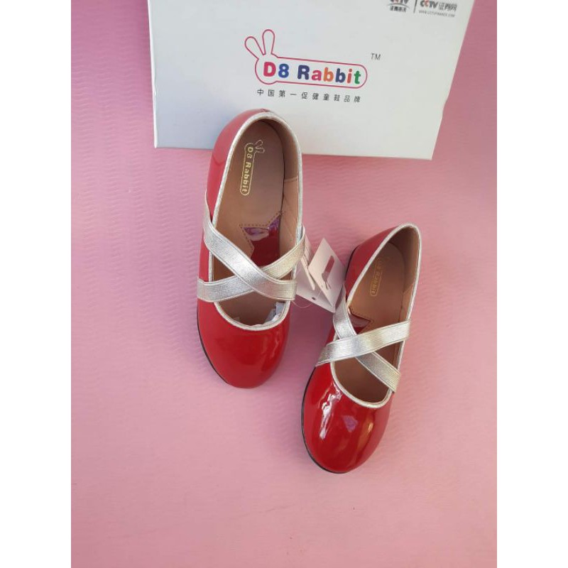 Giày xuất cho bé gái