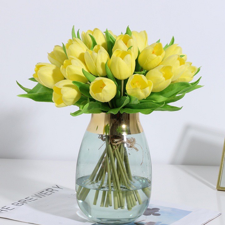 Hoa tulip bằng cao su non- lá xoắn xịn