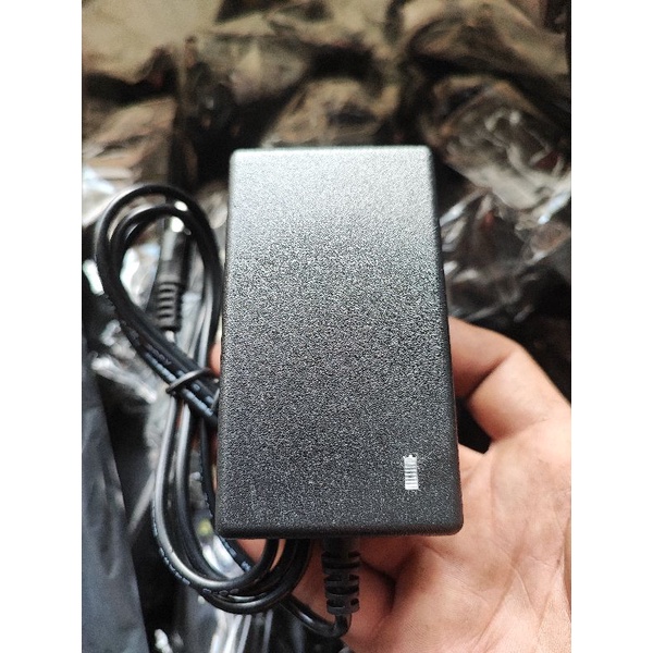 Sạc Adapter 2s 8v4 - 2A