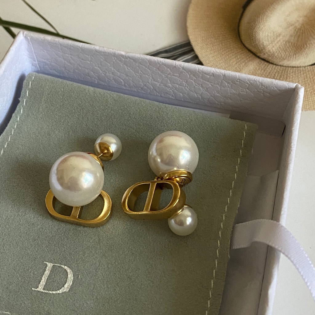 Bông Tai Chữ Dior Đính Ngọc Trai Phong Cách Retro 2020 Cho Nữ