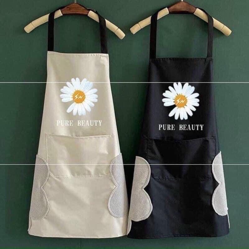 Tạp dề hình hoa cúc ,chống thấm nước ,2 bên lau tay( giao mầu ngẫu nhiên )