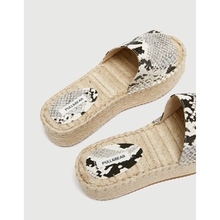 Guốc đế xuồng họa tiết da động vật Pull&bear authentic