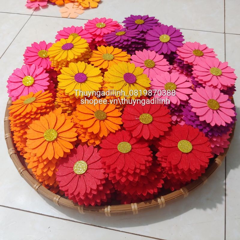 Set 5 hoa 7cm  vải nỉ nhụy kim tuyến mầm non